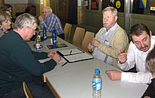  Mitgliedsversammlung 2011 (Bild: Nachdenkliche Mitglieder)